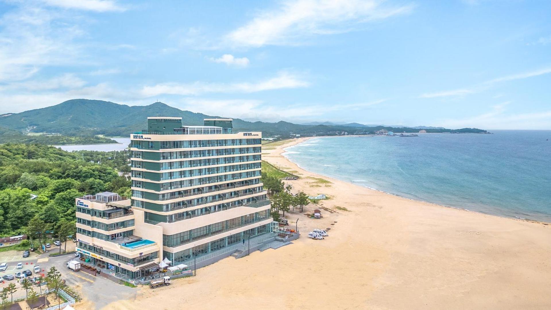 Goseong Moneblue Pension Exterior photo